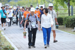 김보라 안성시장, "안성의 가을,축제로 물들어요"