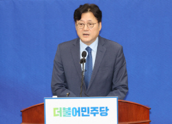 홍익표 의원, 민주당 새 원내대표 선출…"당대표 중심 어려움 극복"