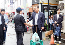 [포토뉴스] 김경일 파주시장 추석대목 전통시장 탐방