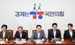 국군의 날 75주년...與 "힘으로 평화 유지", 野 "軍 뿌리훼손 대처"