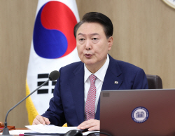 尹대통령, 이·팔 전쟁에 "대외경제 불안 요인…민생난 가중 않도록 전력"