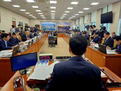 국토부 국감 ‘양평고속道 vs 통계조작’ 정쟁에 집중