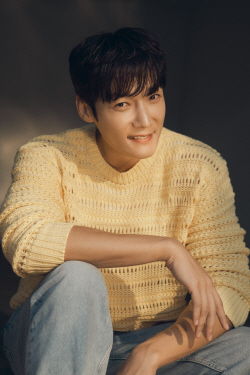 배우 최진혁, 워커홀릭엔터와 전속계약 체결