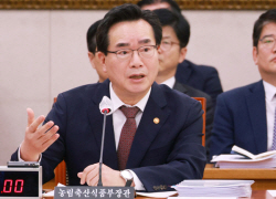 농식품장관 "개 식용, 이른 시일내 종식 추진…특별법 제정이 바람직"