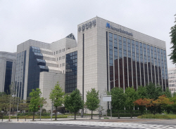수출입은행, 중견기업 대상 대출금리 최대 0.8%p 인하