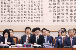 한동훈 장관-권칠승 의원, 
