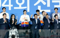 드디어 개막한 