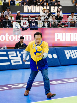 이재준 수원시장, 프로배구 V리그 개막전에서 ‘시구’