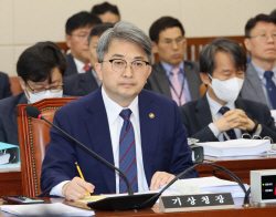 유희동 기상청장 "기후위기 넘어 인간·생존위기 찾아올 것"