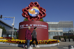 中일대일로, 위안화 사용확대 지원…"고금리·지정학 긴장 영향"