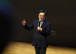 김동연 "돌봄, 지속가능한 사회를 위한 투자...도민 누구나 대상"