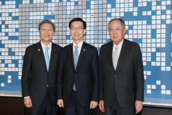 류진 한경협 회장-방문규 산업부 장관, 경제 재도약 모색