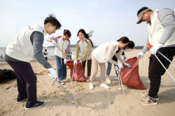 아시아나항공, 인천 용유해안서 반려해변 환경정화 활동