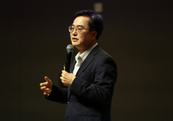 김동연, "돌봄은 지속가능한 사회 위한 가장 확실한 투자"