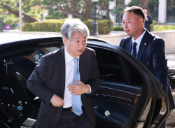 尹대통령, 헌재소장 후보에 서울법대 동기 이종석 헌법재판관 지명