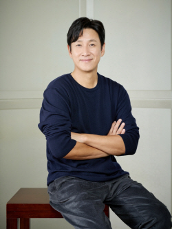 ‘마약 투약 의혹’ 이선균, 피의자 신분 전환...‘노 웨이 아웃’ 하차