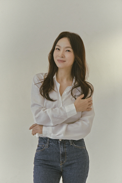 왁스, 펀한엔터테인먼트와 전속계약...테이와 한솥밥