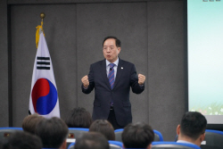 하윤수 부산시교육감,일선 학교 근로자 건강 챙기기 팔걷어