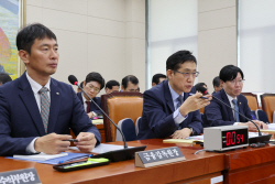 은행 역대급 이자이익, 초과이익 환수 재점화...금리인상은 지속