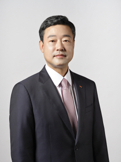 지동섭 SK온 사장 ‘배터리의 날’ 은탑산업훈장 수훈