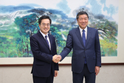 김동연, 허리펑 경제담당부총리 만나 ‘한중경제 협력방안’ 논의