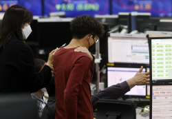 이차전지 하락 여파…10월 코스닥 수익률, G20 꼴찌