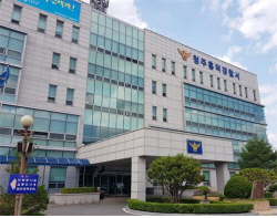 남고생 얼굴 쓰다듬고 폭행, 경찰 허벅지도 깨문 20대…입건