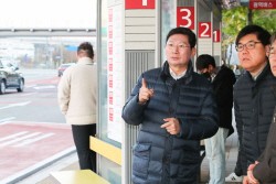 이상일 용인시장, 출근길 광역 전세버스 운행 상황 긴급 점검