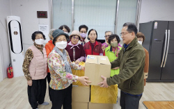 부산도시공사,임대아파트 경로당에 먹거리 전달