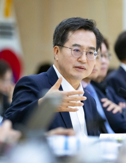 김동연 "‘새물결’ 거론...정치권 진정한 혁신경쟁 벌어져야"