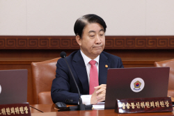 尹대통령, 이동관 방통위원장 사의 수용…방통위, 이상인 부위원장 대행 체제