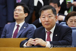 국민의힘 ``정치신인 40여명 영입해 지역구 공천…전략적 배치``
