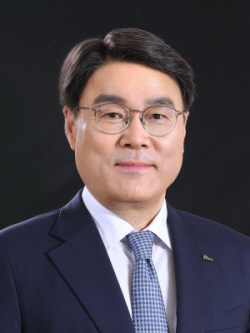 최정우 포스코그룹 회장, 사상 첫 3연임 도전할까