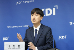 KDI "韓 근로시간, OECD 평균보다 유독 길어…자영업자 많고 근로자 적은 영향"