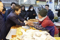 김동연 "전통시장 방문, 상인 여러분에게 깊이 감사"