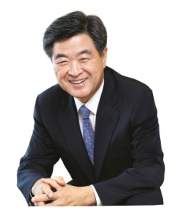 [신년사] 권오갑 회장 "존경 받고 흑자 내는 HD현대 만들자"