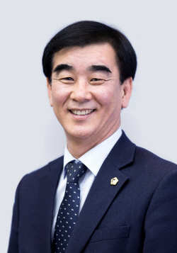 [신년사] 염종현 경기도의회 의장, "의회의 가치로 도민 삶을 빛내는 2024년 만들겠다"