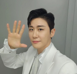 영탁, 서가대 본상·2년 연속 트로트상 수상 "팬들이 주는 상"