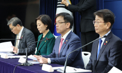 [2024 경제정책] 상반기 집중된 내수대책 총선용?…최상목 "총선 아닌 경제흐름만 고려"