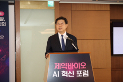 제약바이오, AI 신약개발 활발…"규제완화도 뒤따라야"