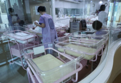 "우리만의 문제 아니었네"…저출생 주요 원인은 ‘이것’