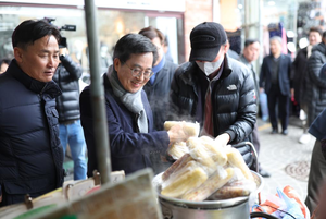 김동연, “전통시장 활성화와 경제 살리는데 최선 다할 것”