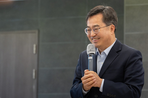 김동연 “이재명 대표의 준연동형 유지 결정, 늦었지만 다행” 입장 표명