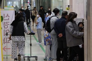 선배의사의 걱정 “행정처분 예상…떠나고 싶으면 정상절차 밟아야”