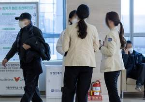 “미복귀 전공의 면허정지 절차 착수…부재시 5일 처분 사전통보”