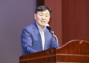 김관영 전북도지사 “전북 전략산업 발전 발휘해 달라”