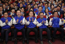 더불어민주당, 출구조사 