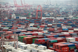 3월 수출 565.6억달러…반도체 힘입어 전년비 3.1%↑