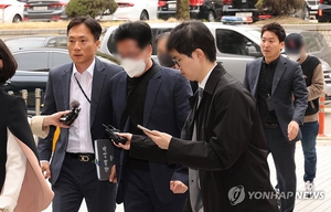LH 감리업체 선정 비리 혐의자 줄줄이 ‘구속’