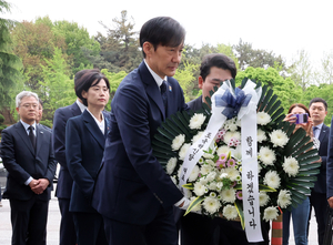 조국 “尹, 음주 자제·김 여사 인맥 정리 필요”…10개 요구 사항 촉구